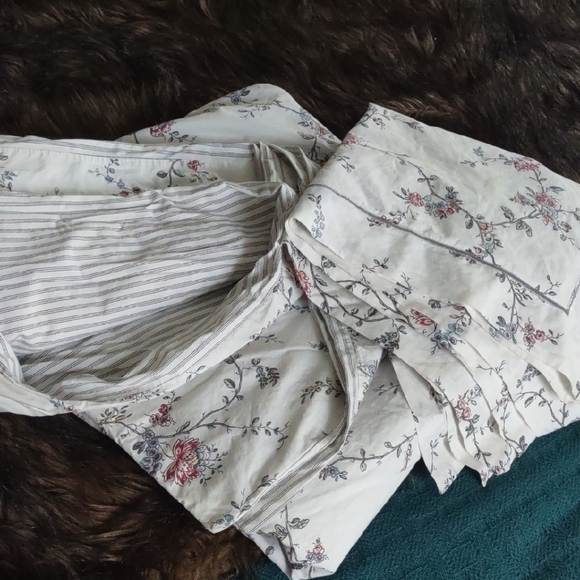 IKEA Floral and Striped Duvet Cover with 2 pillowcases - Picture 1 of 5